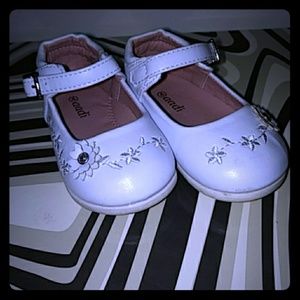 Aadi (Infant 4) white embroidered mary jane shoes